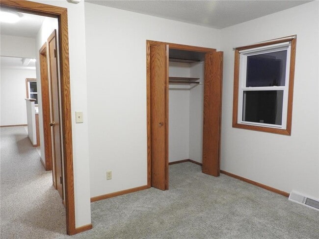 Building Photo - 724 6th St N