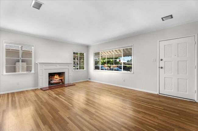 Building Photo - Charming Updated 2-Bedroom Van Nuys Home w...