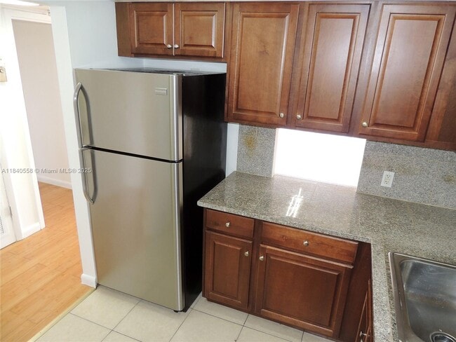 Building Photo - 13155 Ixora Ct