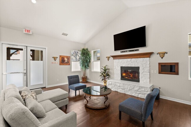 Building Photo - 13190 Murano Ave
