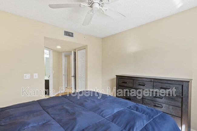 Building Photo - 4159 N Haverhill Rd