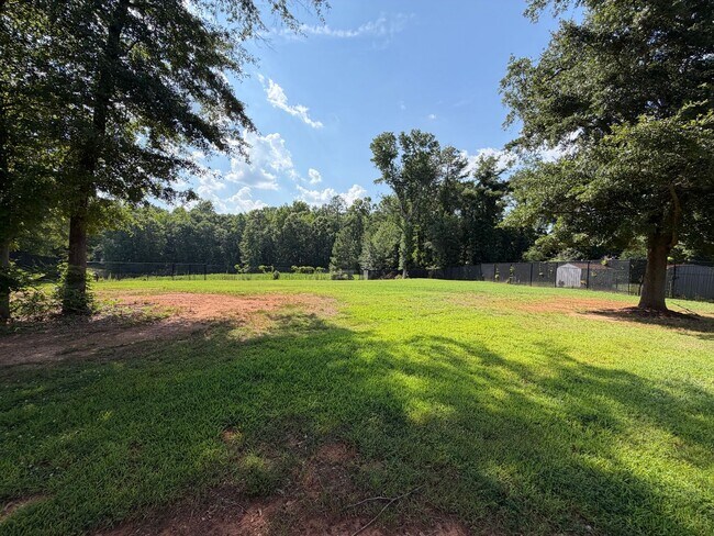 Building Photo - Renovated Ranch in Oconee County
