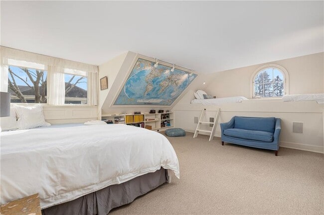 Building Photo - 4 Hunter Ave