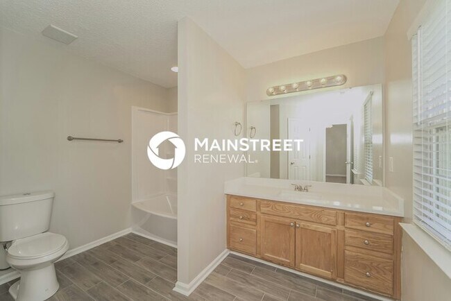 Building Photo - 3 Bedroom Pet-Friendly Home in Charlotte, NC with Main Street Renewal