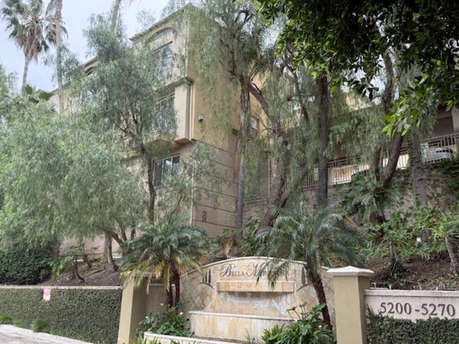 Building Photo - Remodeled 3BD Corner Townhome + Dual Primary Suites + Views | Bella Montana