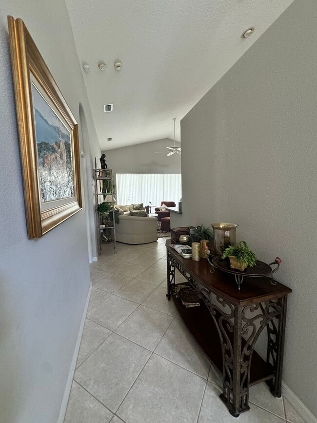 Building Photo - 4 Bedroom 2 Bathroom with Garage and Pool! Annual Rental