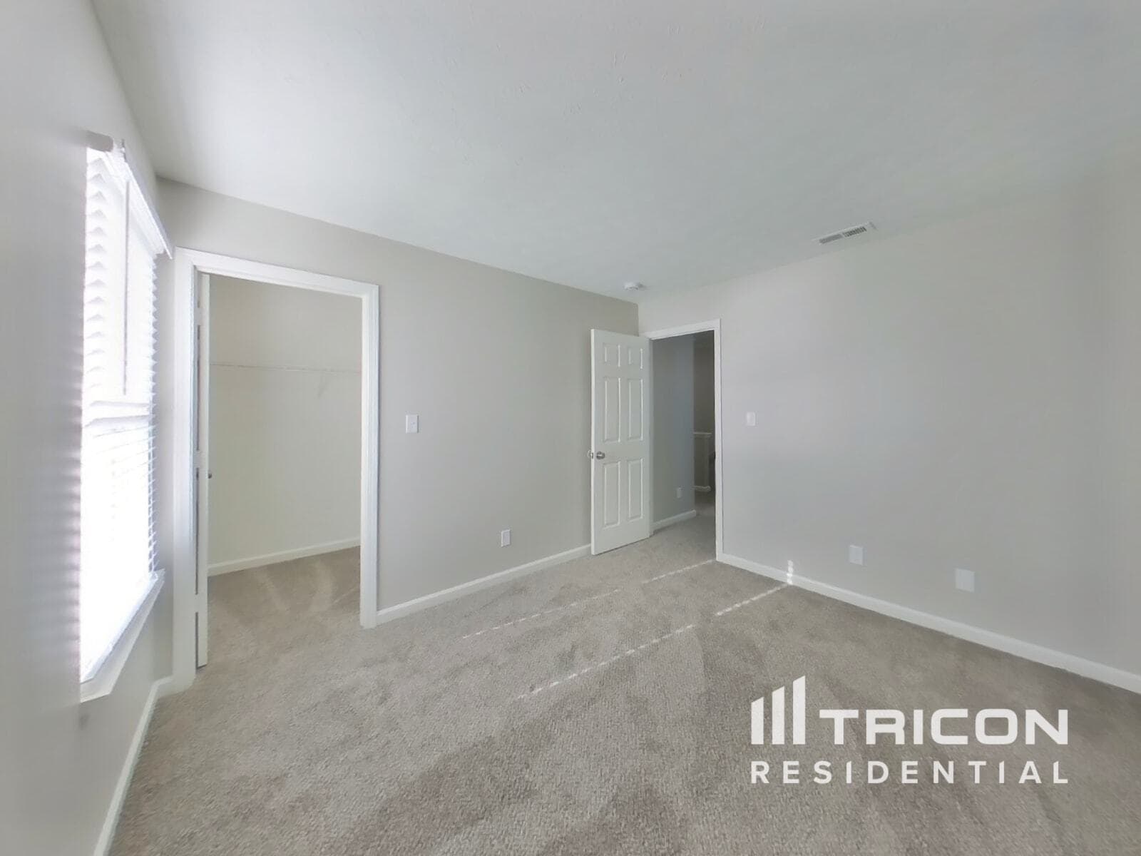 Building Photo - 1233 River Ridge Dr