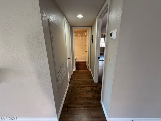 Building Photo - 7570 W Flamingo Rd