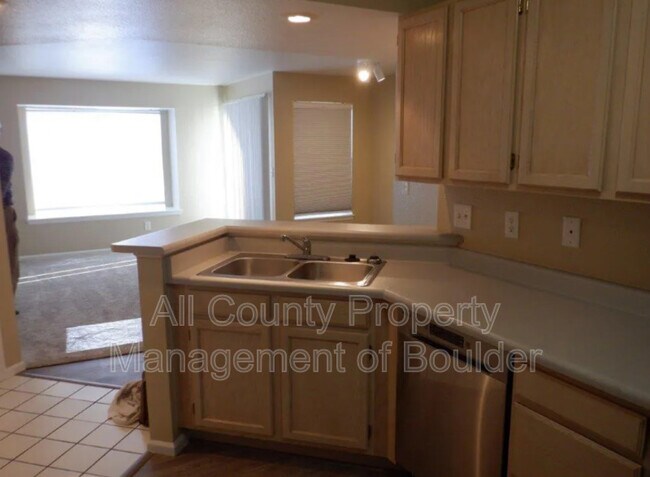 Building Photo - 1830 W Centennial Dr