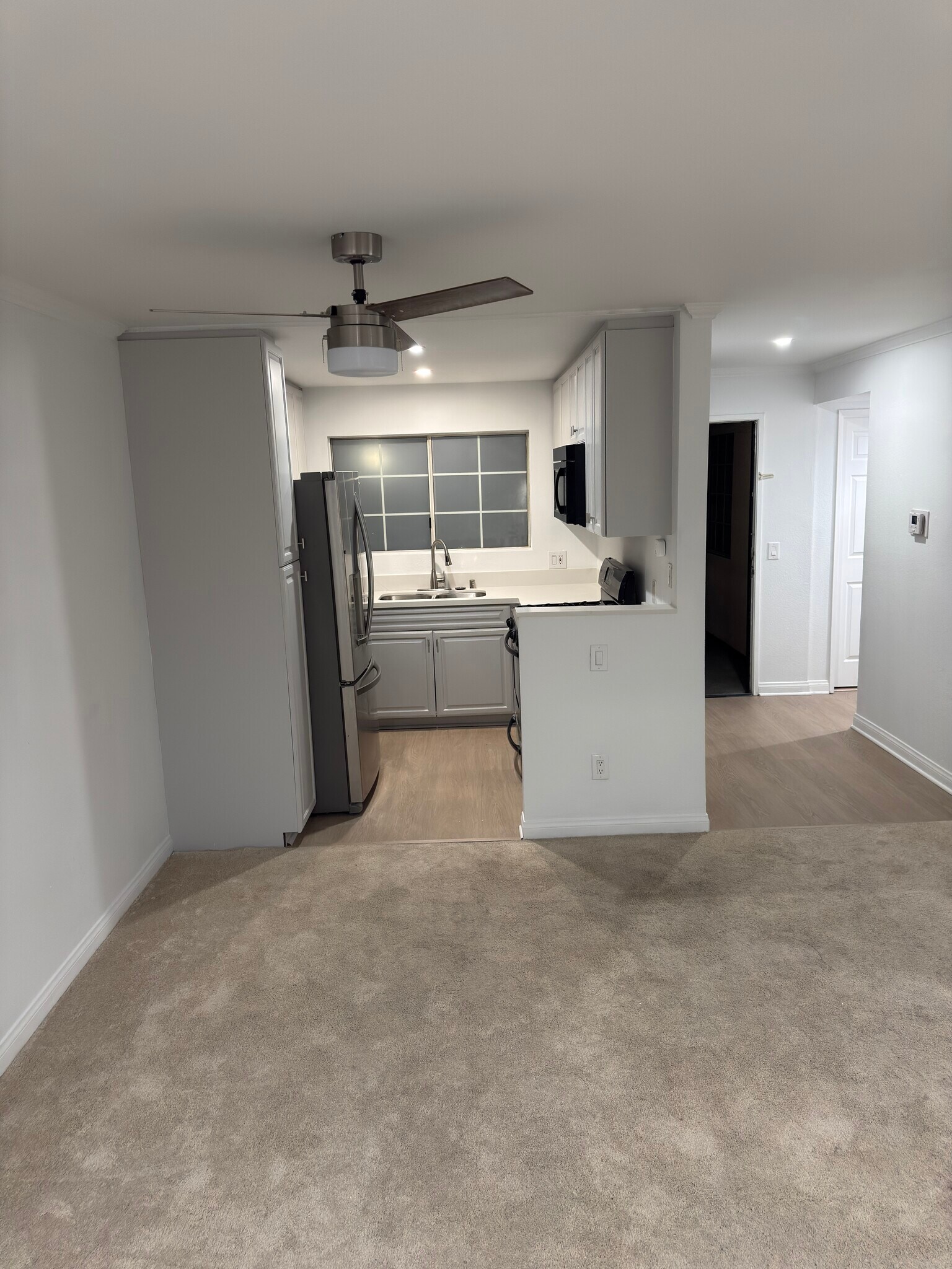 Dining room - 5515 Canoga Ave