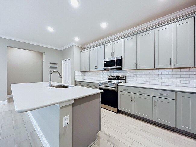 Building Photo - 11813 June Briar Loop