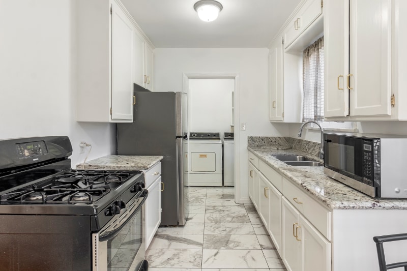 Building Photo - 1429 Ellsmere Ave