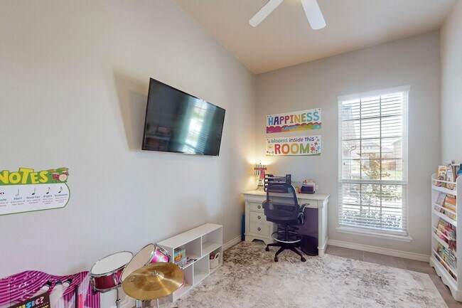 Building Photo - Lakeview Bliss: Your Dream Home Awaits! Community Pool and Park