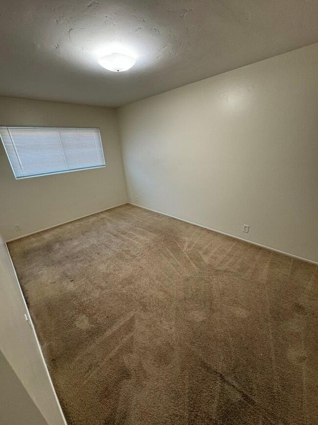 Building Photo - 8809 Los Coches Rd