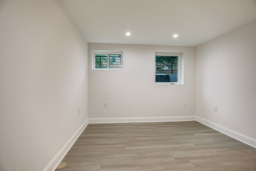 Building Photo - 1600 Trinidad Ave NE