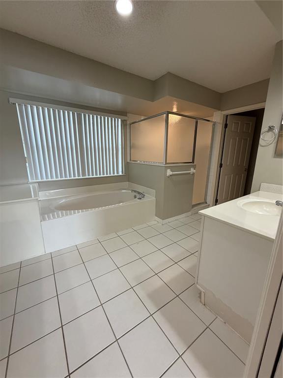 Building Photo - 12685 Enclave Dr