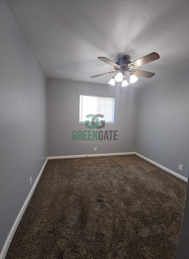 Building Photo - Rent Reduced! 3 Bedroom, 1 Bathroom Home W...