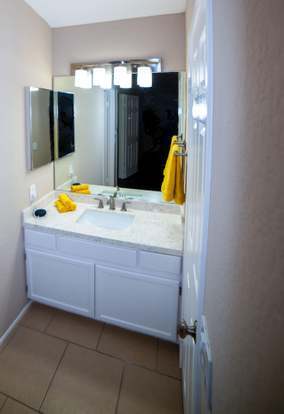 Building Photo - 424 Tava Ln