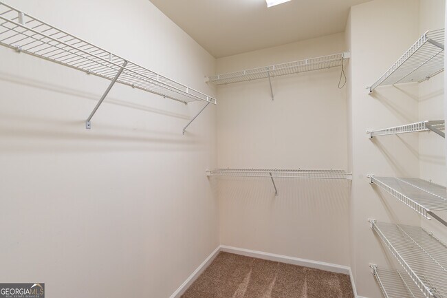 Building Photo - 705 Oxford Crest Ct NW