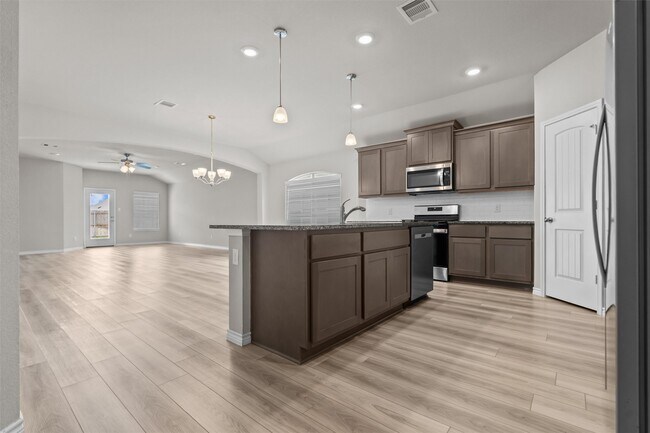 Building Photo - 1164 Kennesaw Dr