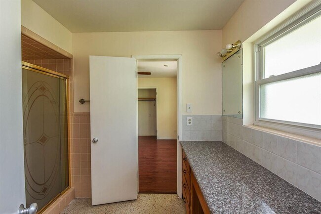 Building Photo - 8710 West Ln