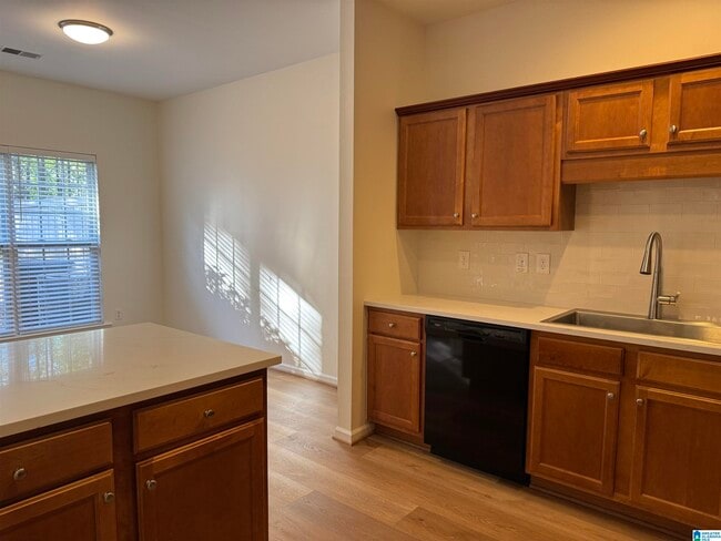 Building Photo - 521 Reach Dr