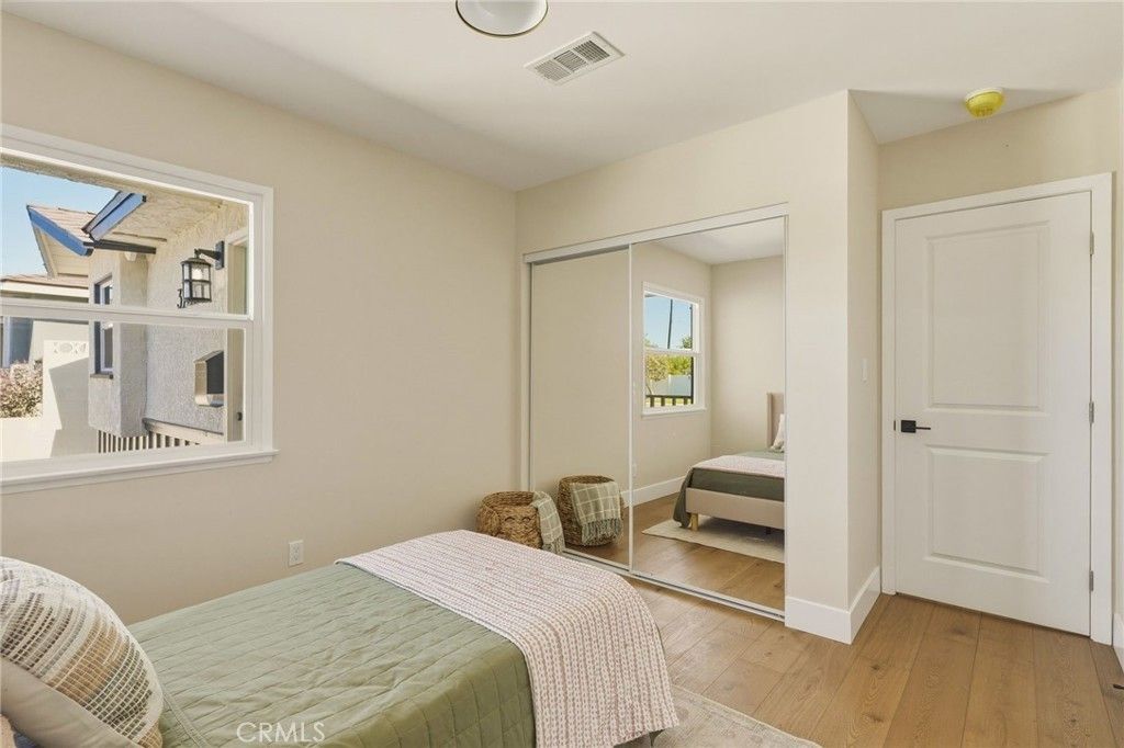 Building Photo - 3723 Sandgate Dr