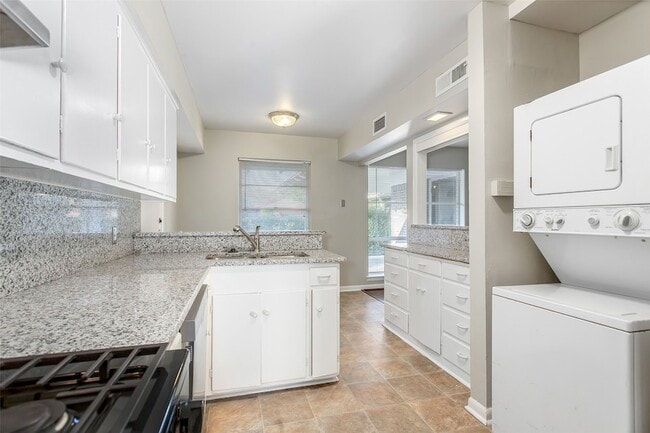 Building Photo - 6506 St Moritz Ave