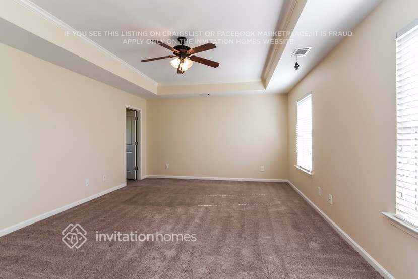 Building Photo - 3467 Rosebud Park Dr