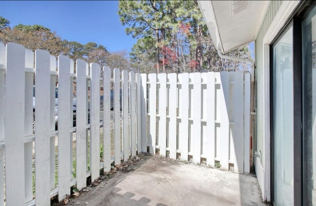 Building Photo - 1490 Turkey Ridge Rd