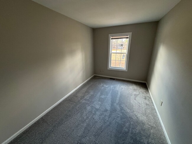 Building Photo - 3 Bedroom Townhouse in Wildwood Trace - Vo...