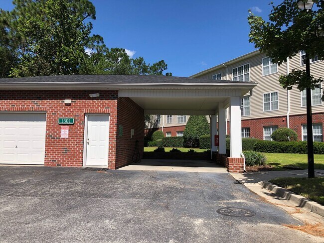 Building Photo - 2834 Bloomfield Ln