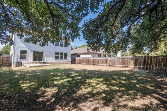 Building Photo - 2510 Stapleford Dr