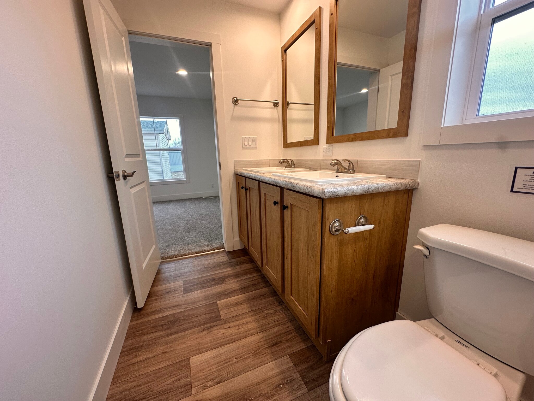 Building Photo - 15 Cavalier St N