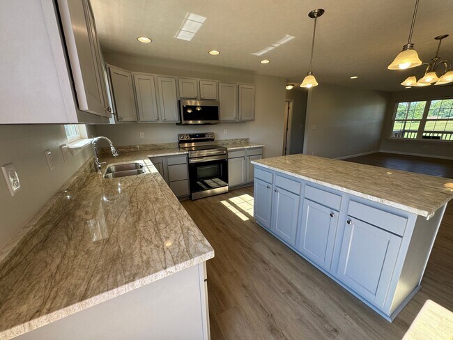 Building Photo - 25 Mandan Ct