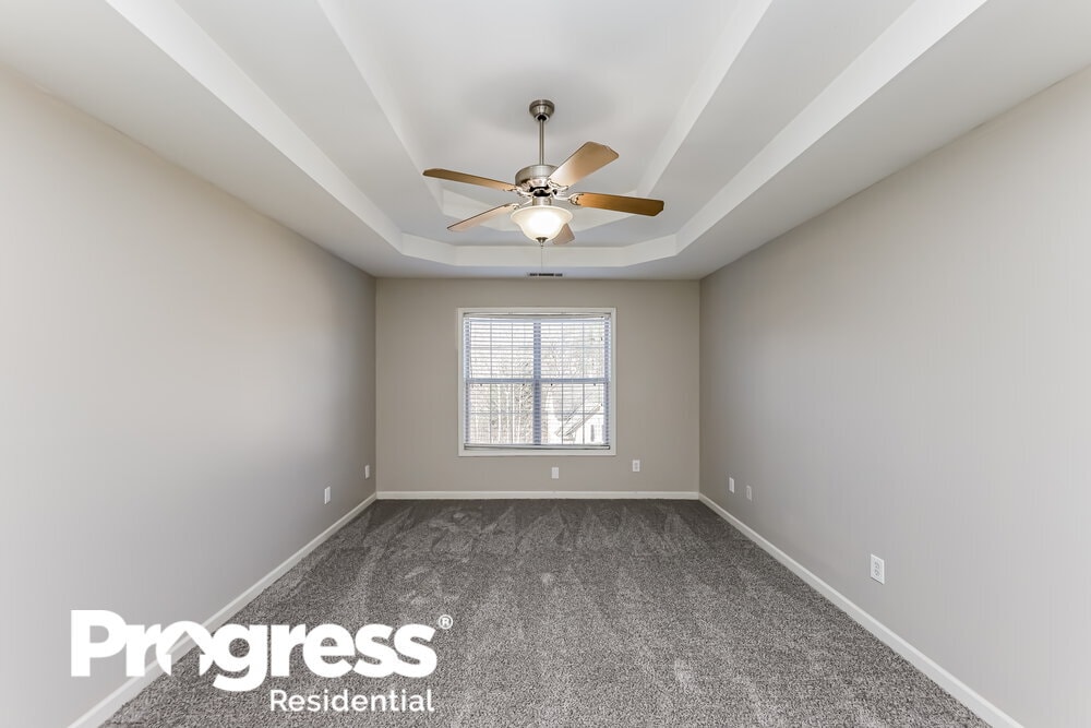 Building Photo - 2622 McGuire Dr