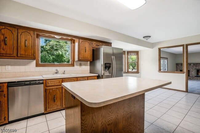 Building Photo - 34 Willow Brook Ln