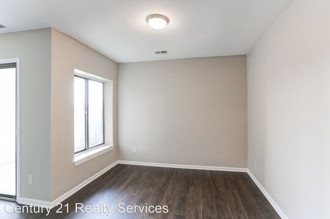 Building Photo - 1 br, 1 bath House - 811 Brian Dr. Unit 304