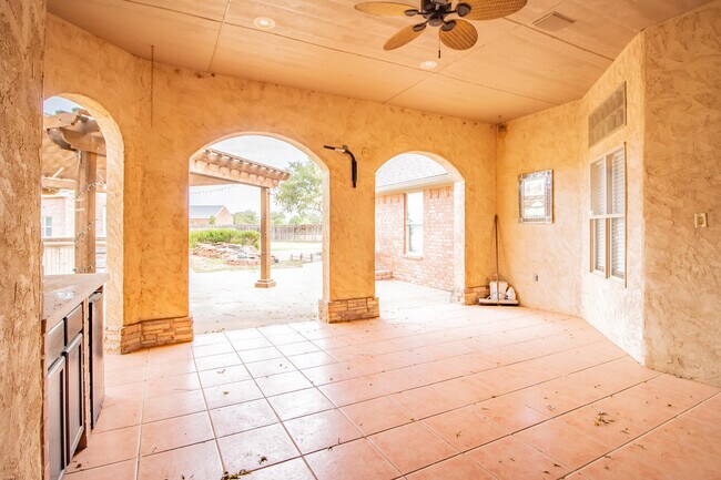 Building Photo - 5402 158th St