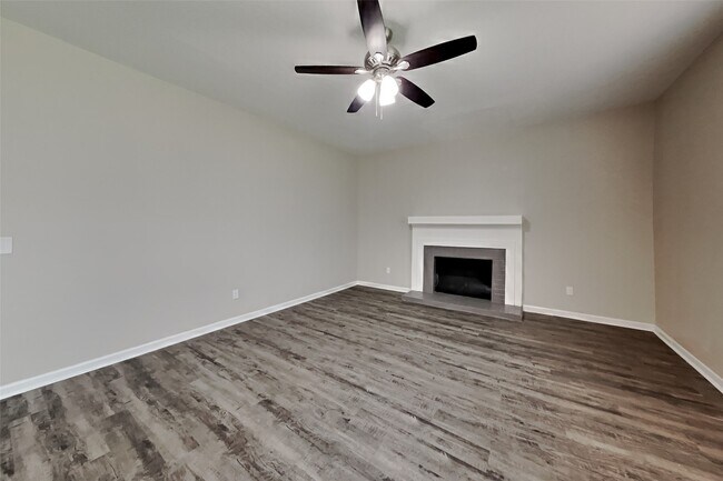 Building Photo - 22923 Rainbow Bend Ln