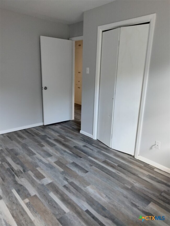 Building Photo - 1028 Jefferson Ave