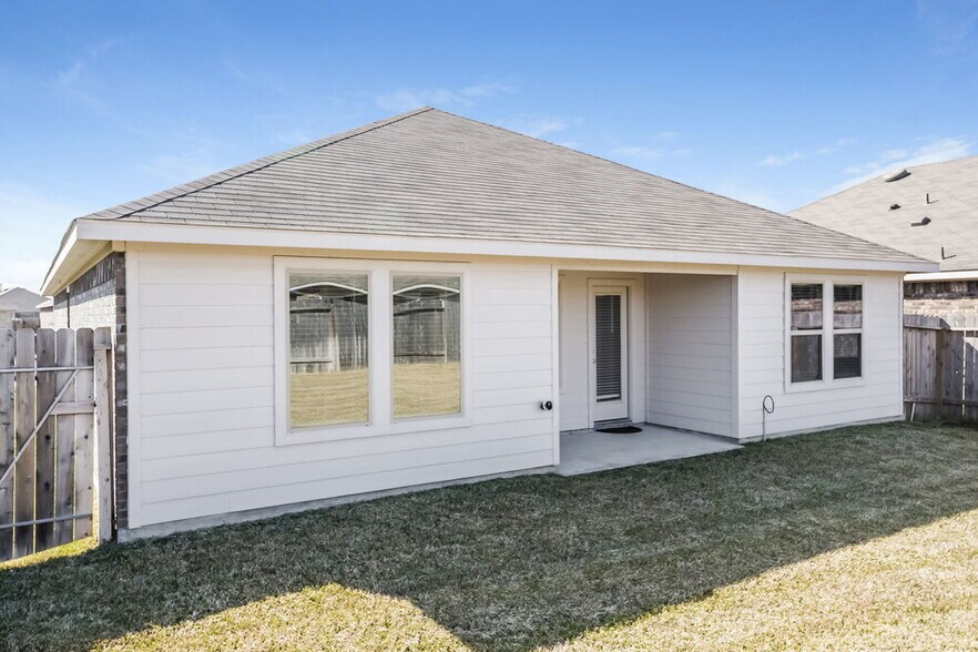 Building Photo - 21302 Brookwood Cres Dr