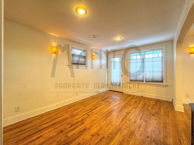 Building Photo - **COMING SOON** Spacious Windmill Studio Unit