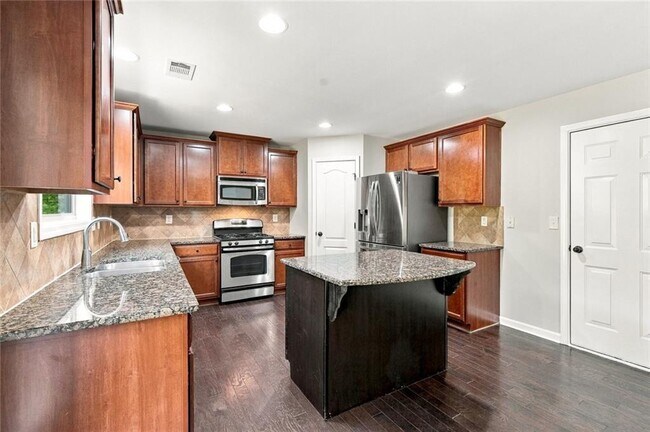 Building Photo - 5335 Redfield Way