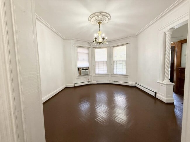 Building Photo - 183 Fairview Ave