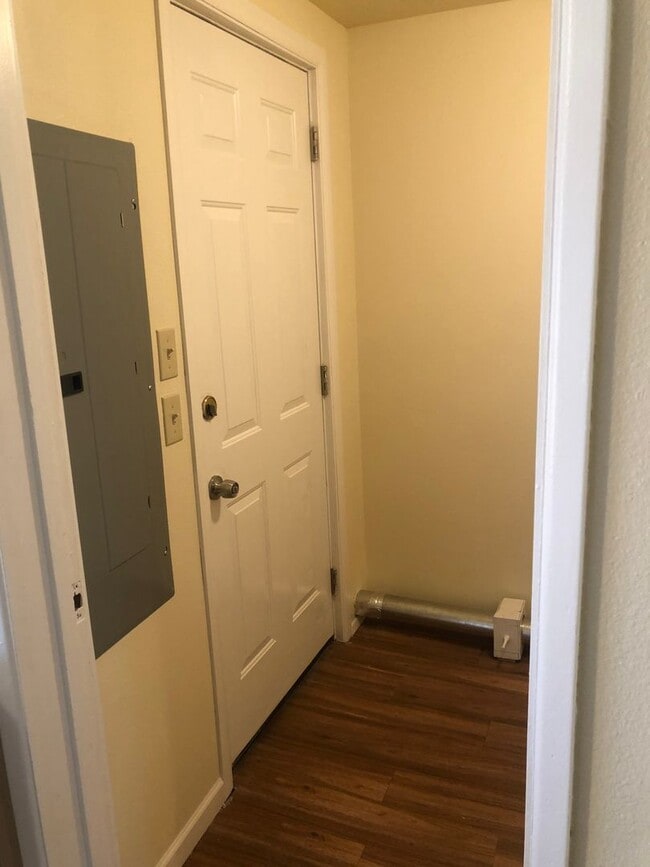 Building Photo - Beautiful 3 bed 2 bath in Springfield with...