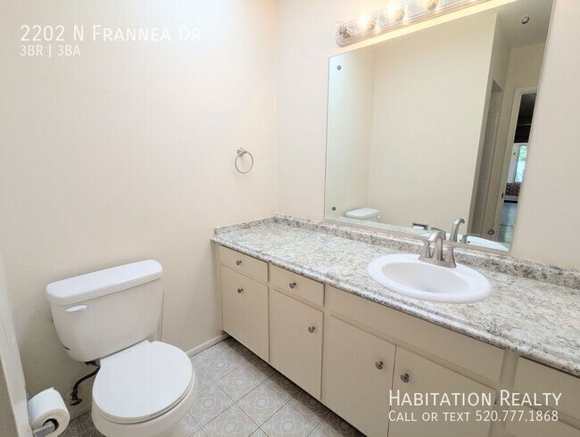 Building Photo - 2202 N Frannea Dr