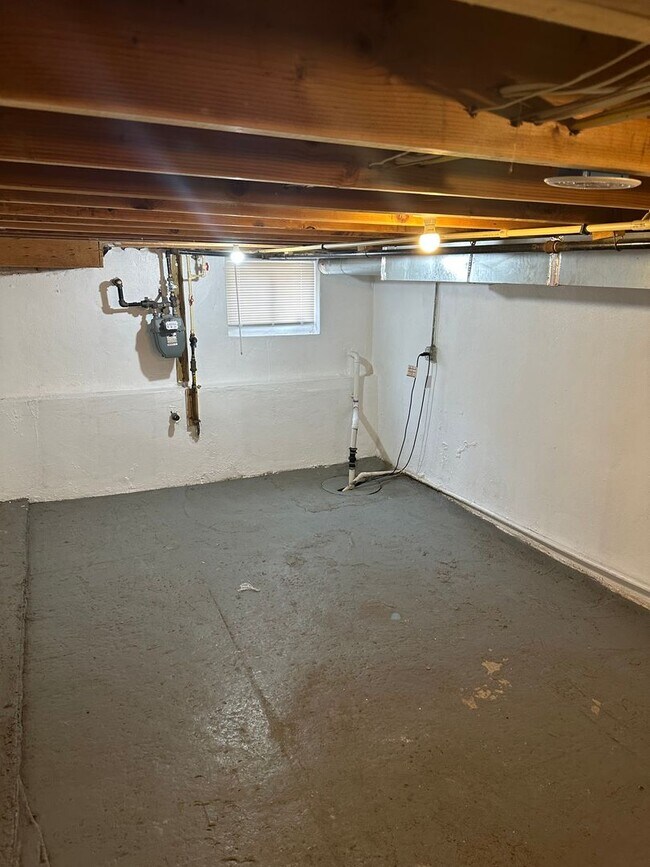 Building Photo - Beautifully Renovated Home! Central Air! Rear Yard! Available Now!