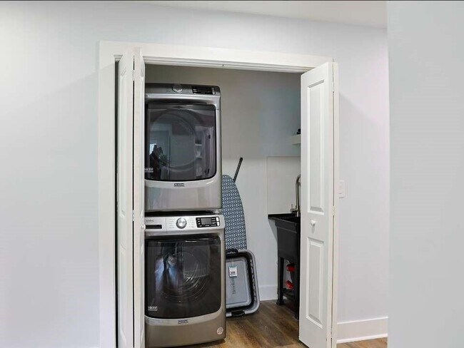 Building Photo - 2184 Skye Isles Pass SE