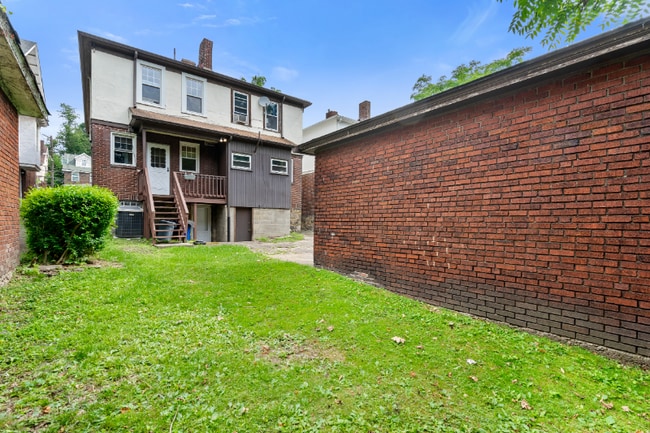 Building Photo - 5920 Phillips Ave